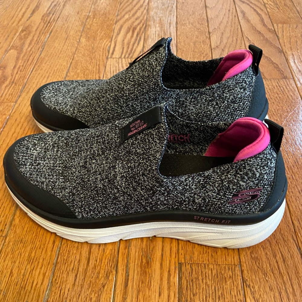 Women’s Sketchers D’Lux Walkers - Picture 3 of 14